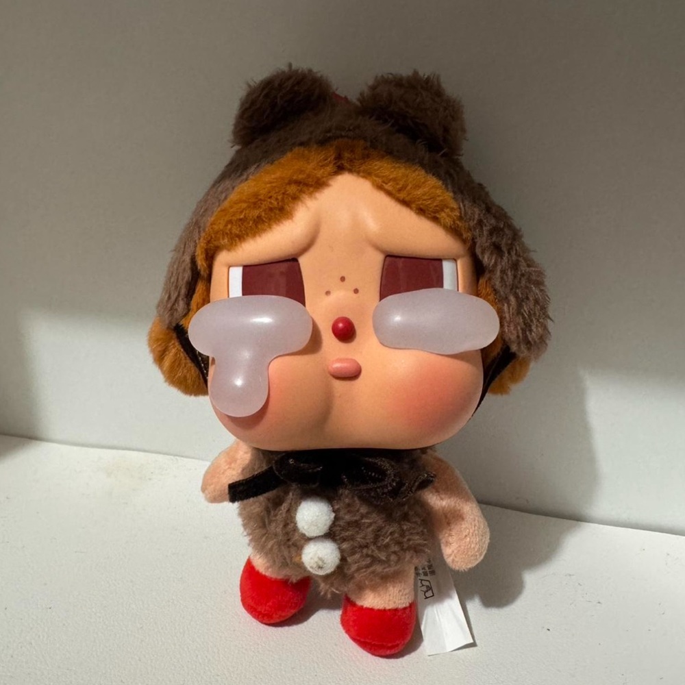 Popmart Cry Baby Plush Pendant